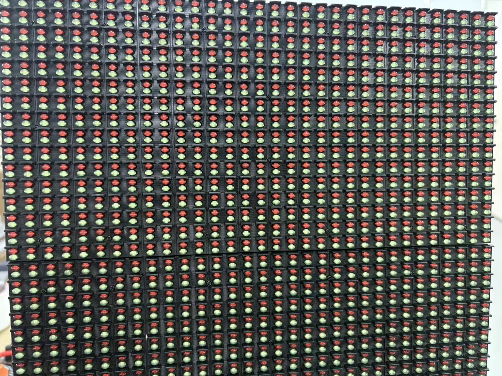 智能路口预警系统 LED 模组实物
